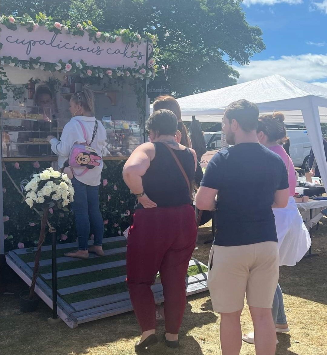 Tony__Yorkshire's tweet photo. Sun was out for #HorburyShow today 😎☀️👍 #olws #cakes #ferrets https://t.co/jZgWTBctMv