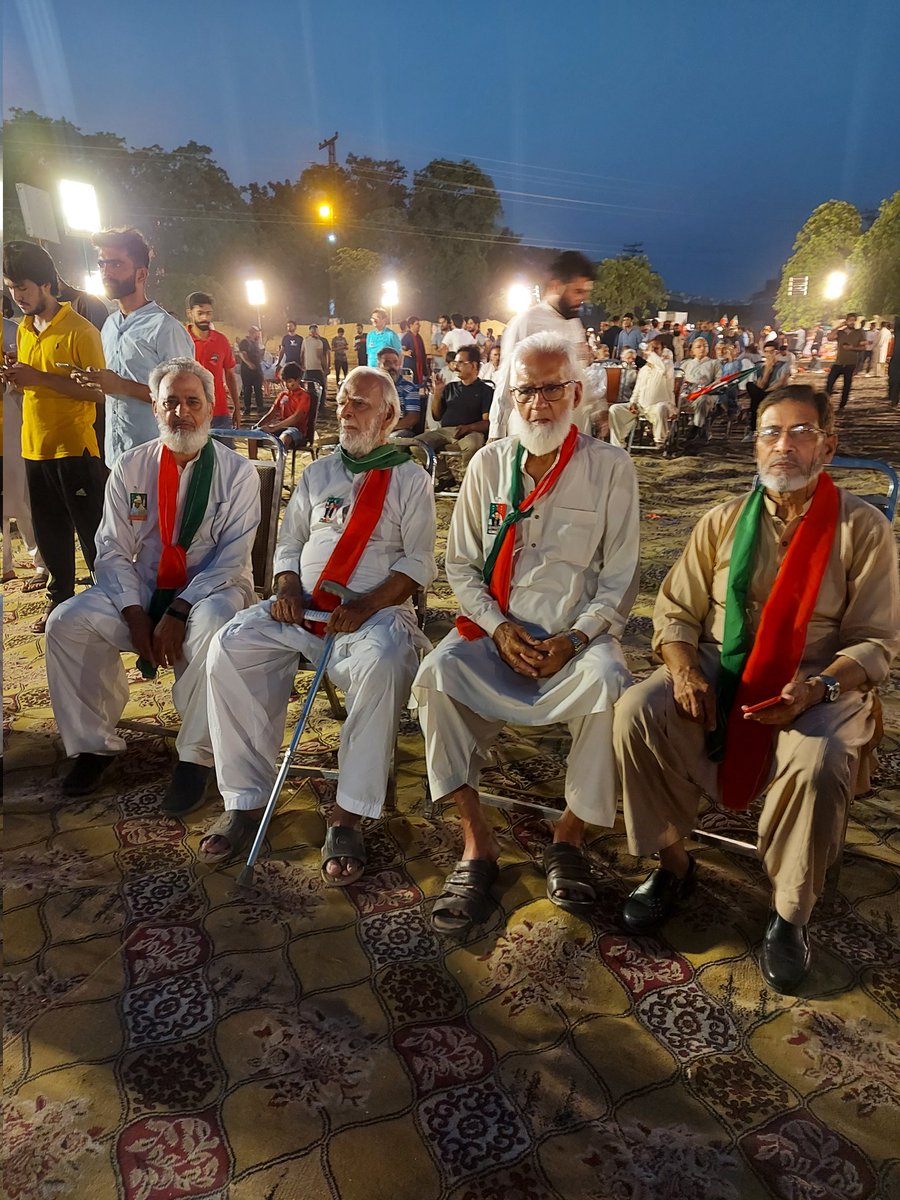 KhalilURehman53's tweet photo. me with friends at workers convention Wapda Town Lahore. all residents of PP170 https://t.co/VOE9E1yRoc