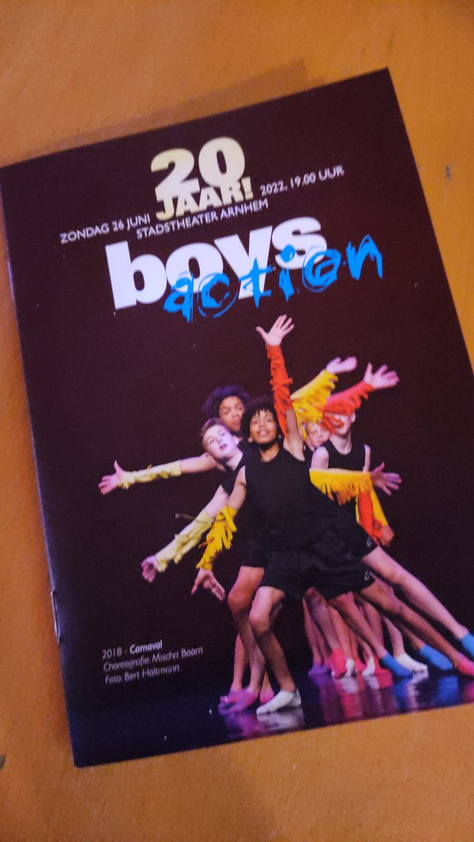 NielsSpring's tweet image. Genieten bij Boys Action in de schouwburg. Trots op alle jongens (en vooral ook op Melle!).