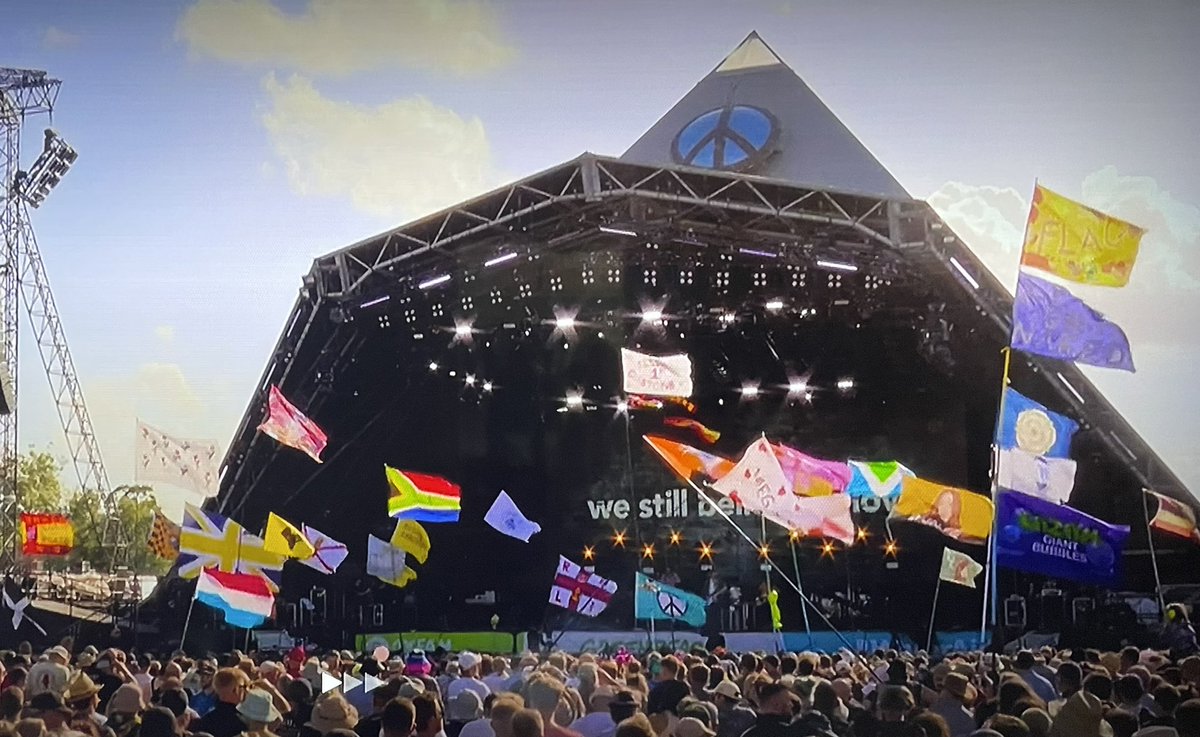 Who else has spotted the <a href="/RNLI/">RNLI</a> flag front and centre during <a href="/Elbow/">elbow</a>’s #Glastonbury set. Magnificent!