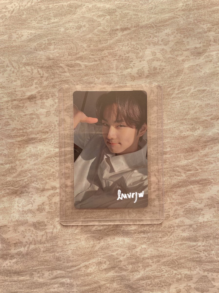 🛒— wts lfb ph | #rjwsells

   𓏔 1350 php, tingi ❕
   𓏔 prio getting bentables ^^ 
   𓏔 onhand, damaged
   𓏔 read rentry.co/02094
   
🗯️ enhypen won sakristan solo jacket soljack b:h border