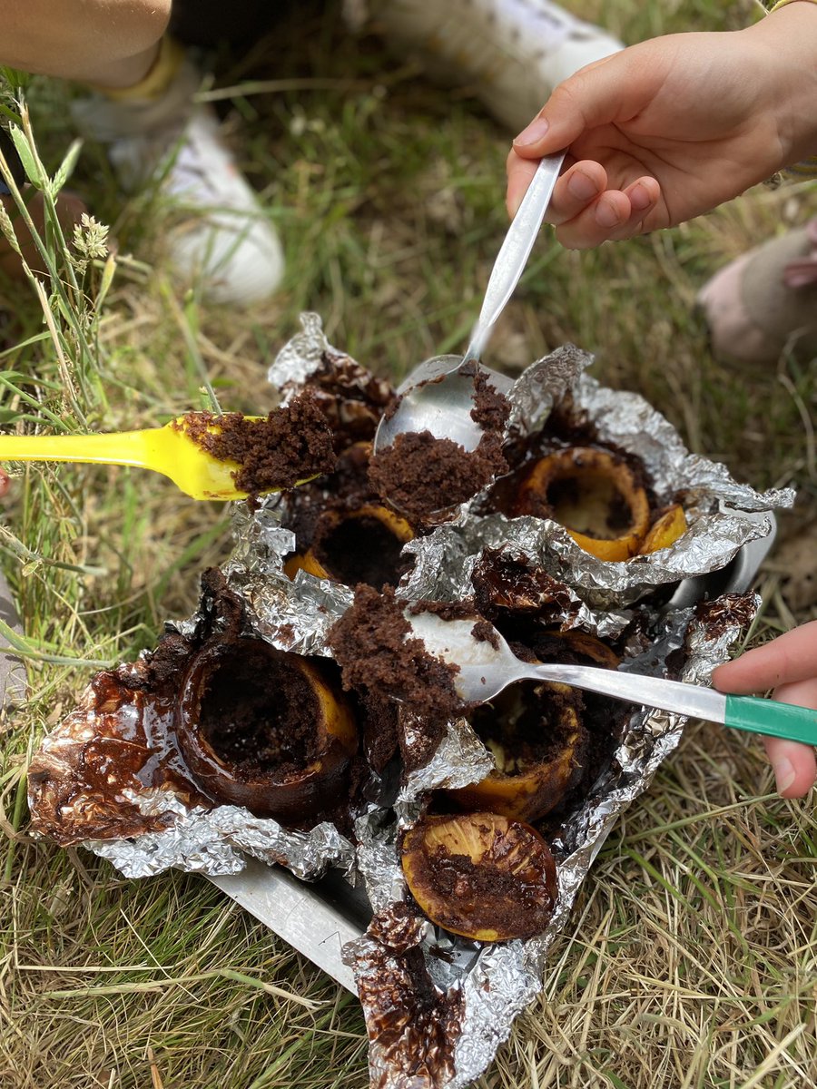 vetster189's tweet photo. This weekend saw 11 Brownies take part in a #GLW county Guide Taster event. Activities included orienteering, zip wire and fire lighting plus some cooking. #FutureGuides @GuidingGLW @Guiding_LaSER https://t.co/CRgcQTWYao