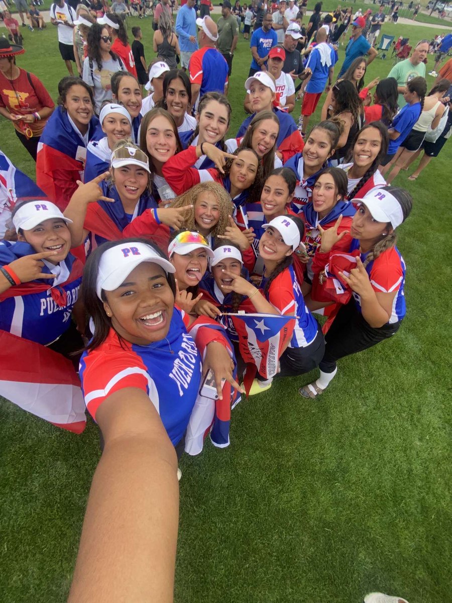 Saadielys3's tweet photo. An amazing experience❤️💙🤍 ⁦@tcipuertorico⁩ ⁦@TCSFastpitch⁩ ⁦ https://t.co/oNnXxaEZVE
