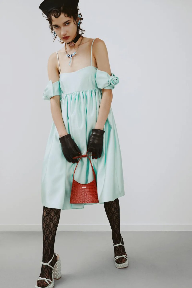 Vogue Runway tweet media