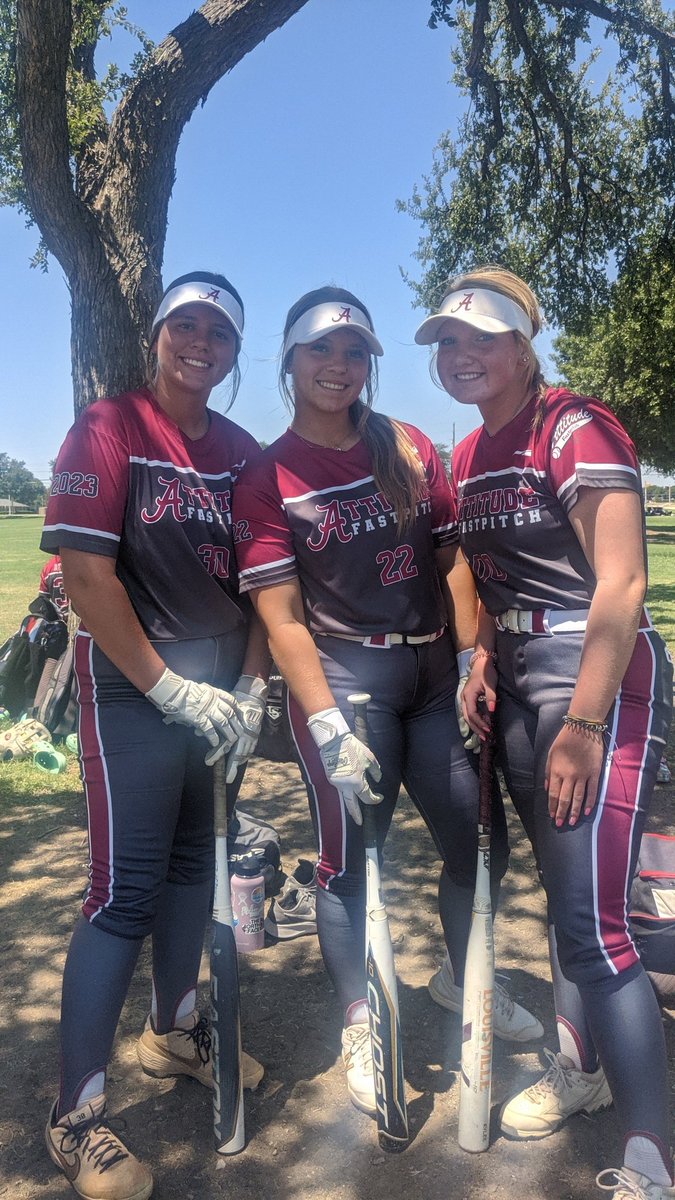18uAttitude's tweet photo. A few of our beauties ready to go beast mode on the field today! Games begin at 1:15...championship game is at 4:45 and we intend to be there!
#playwithattitude https://t.co/1FzZLu2vHn