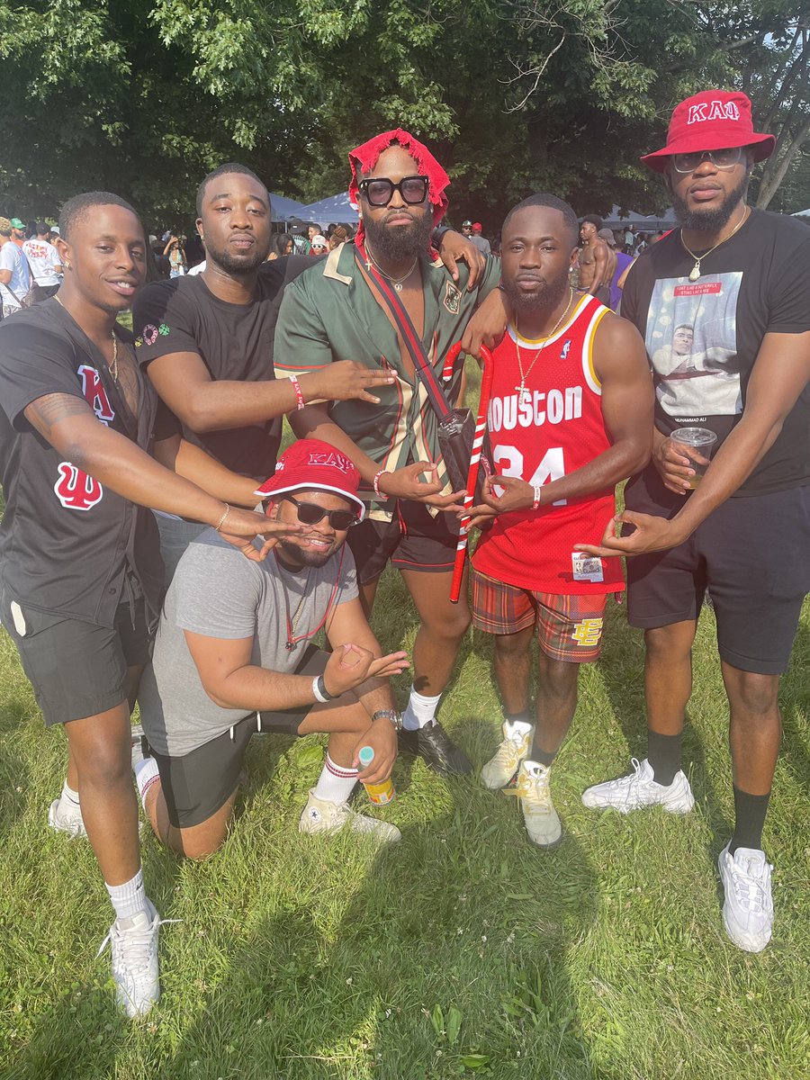Kyle_Stylez_'s tweet photo. QA x PA Cookout 2022 ♦️🩸👌🏽 #NeoSZN #PACookOut https://t.co/Hwa3DKIU3s