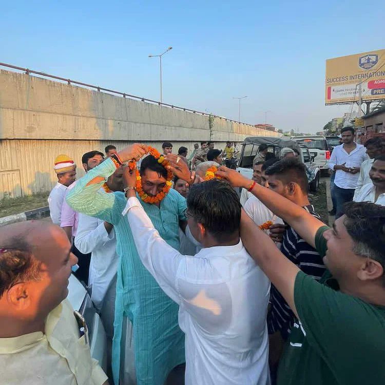 KakuMayank's tweet photo. आज दौराला में प्रथम आगमन पर आए dr Dr. Somendra Tomar जीं #VimalSharma #BJP4UP https://t.co/w2lFCLLYku