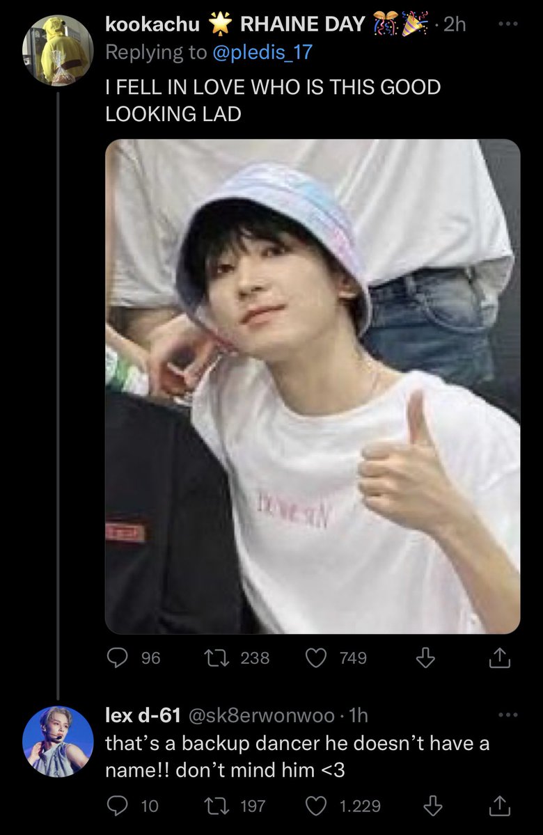 guineveree_'s tweet photo. backup dancer anyinggg 😭😭 good answer gurl 😂😂 https://t.co/IyJMZrz6ev