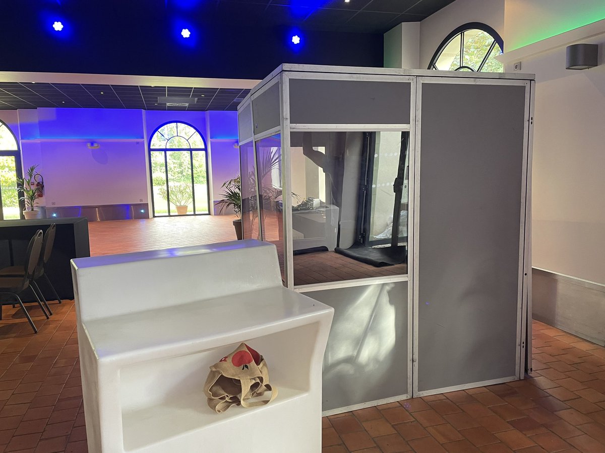 BrunoChanteau's tweet photo. Installation pour mission d’interprétation demain au #DomainedeChatillon https://t.co/wrUVdt5I4j