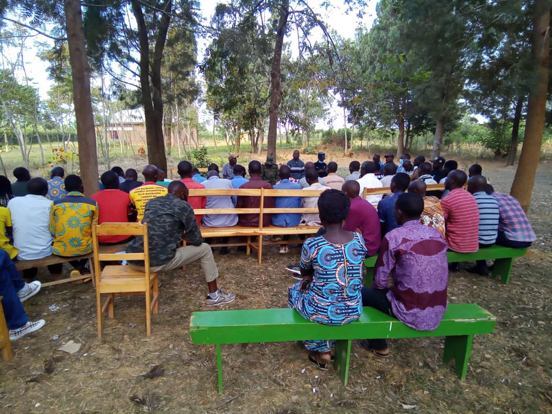 Rukumbelisector's tweet photo. Rukumberi Sector/ Ngoma District
None kuwa  26.06.2022 , mubusitani bw'Umurenge ,hateranye inama   ya Task Force yo kurwanya Covid 19 ysguye, irebera hamwe uko igikorwa cyo gukingira cyakwihutishwa inafata Ingamba.
@NgomaDistrict @NIYONAGIRANath2 @RwandaEast https://t.co/HsY0RduLlu