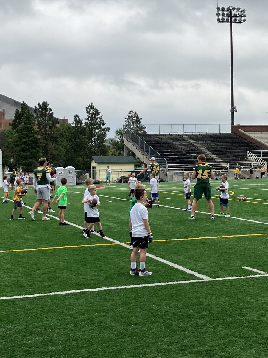 Big thanks to our staff, support personnel, medical people, administration, visiting coaches & all those on campus who assisted in the @NDSUfbCamp! We hosted nearly 2500 campers in the past two weeks. This would not have been done without your help and support. #BisoNation