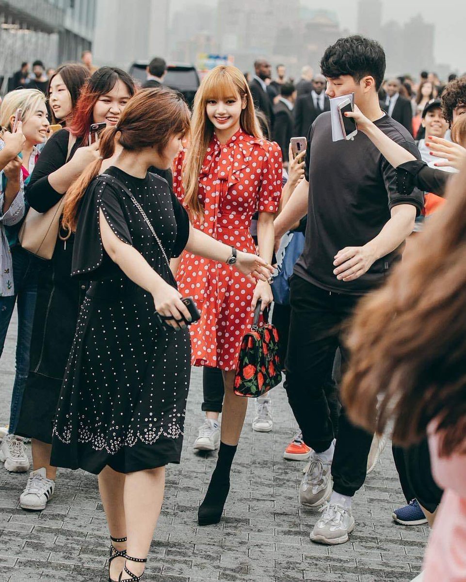 THE MAIN EVENT, #LISA!

LALISA HUMAN CELINE #LISAatCelinePFW22 #LISAXCELINE @BLACKPINK