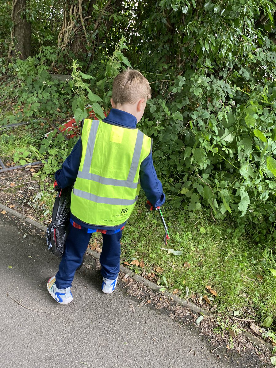delboydodge's tweet photo. He is at it again Litter Picking the village that’s my boy and he had a tip happy days @CwmafanPrimary @NPTCouncil go on Tomi boy https://t.co/bo4ZEcVxNf