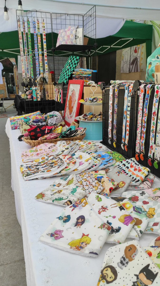 Últimes hores a la Manga &amp; Còmic que organitza @starracotgn fins les 21h al Castell de Calonge ✨