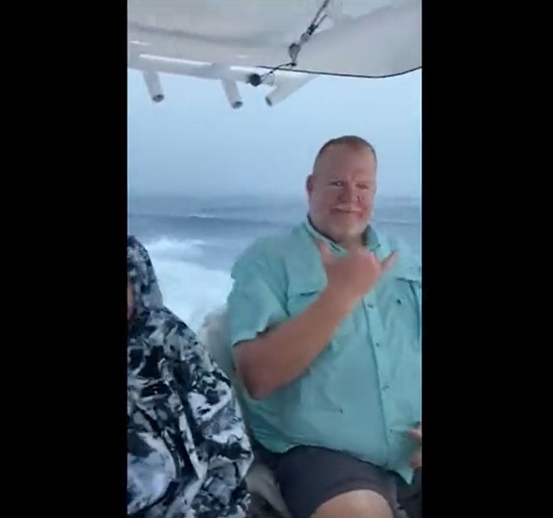 Breaking911 on Twitter "SEE IT! Video Shows Moment Lightning Strikes