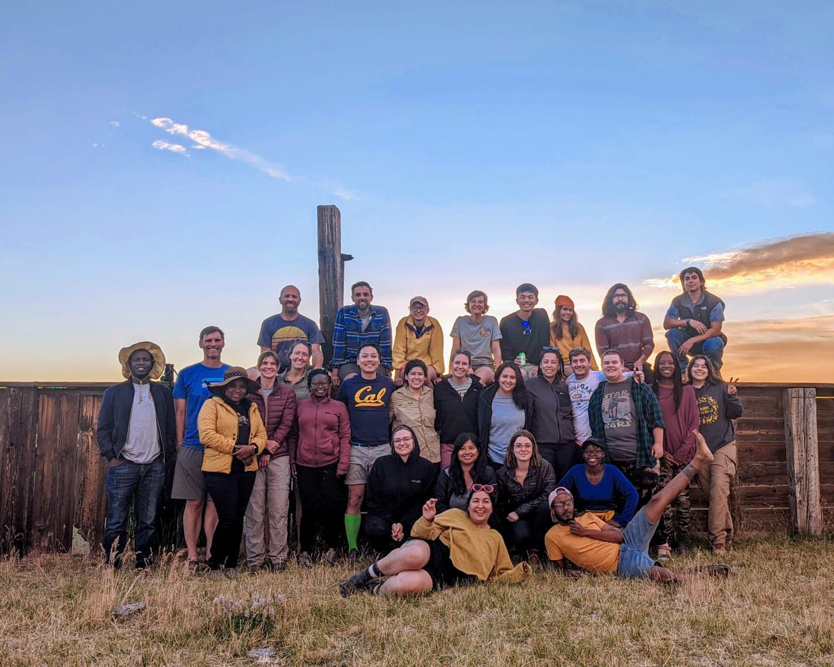 andrealavsch's tweet photo. Spent 5 beautiful days camping in the #SierraNevada as part of #RxOneHealth2022. 🏔 No phone service but amazing landscapes, good science and awesome company!

#OneHealth https://t.co/YnoHeL3Kap
