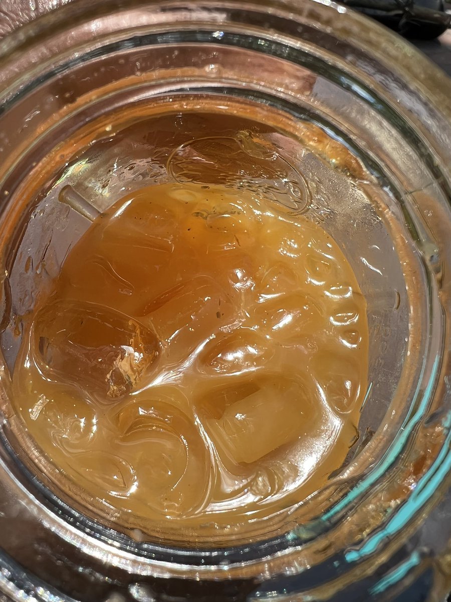 GiorgioDromani's tweet photo. Hand pressed, added cinnamon&amp;ginger powder, and sweetened with honey 🍯. https://t.co/wxQZ1tZ0s1