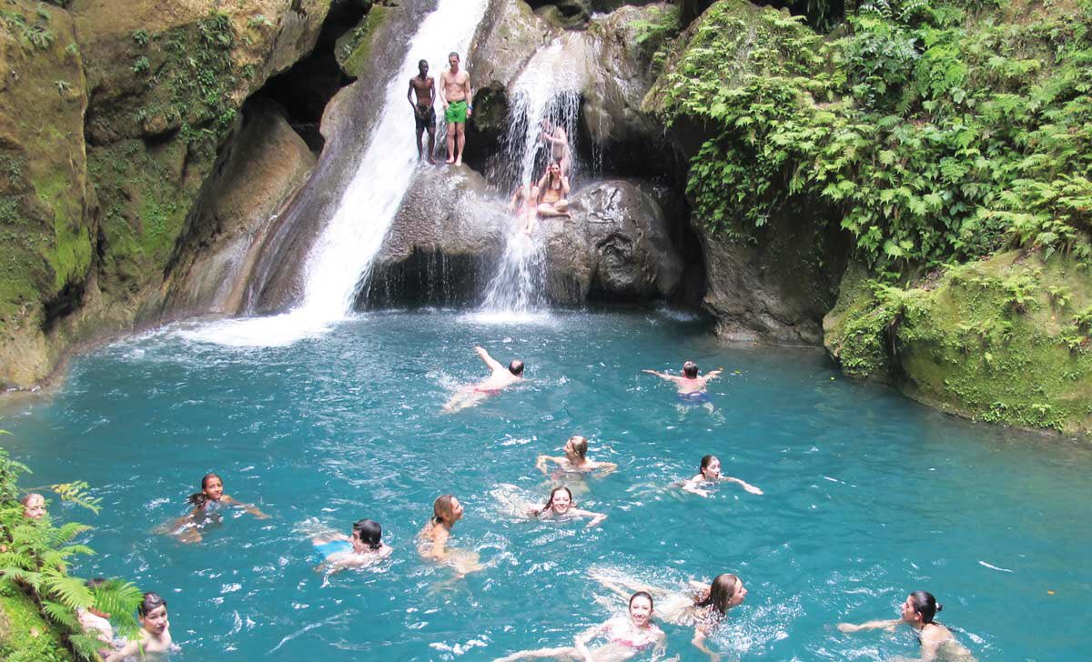 CiviqueEtmoral's tweet photo. Haiti est bel et bien une destination touristique 
Un pays où il y a de la vie.
EN #HAÏTI 🇭🇹
Bassin Bleu, Jacmel https://t.co/QcHxFujSGN