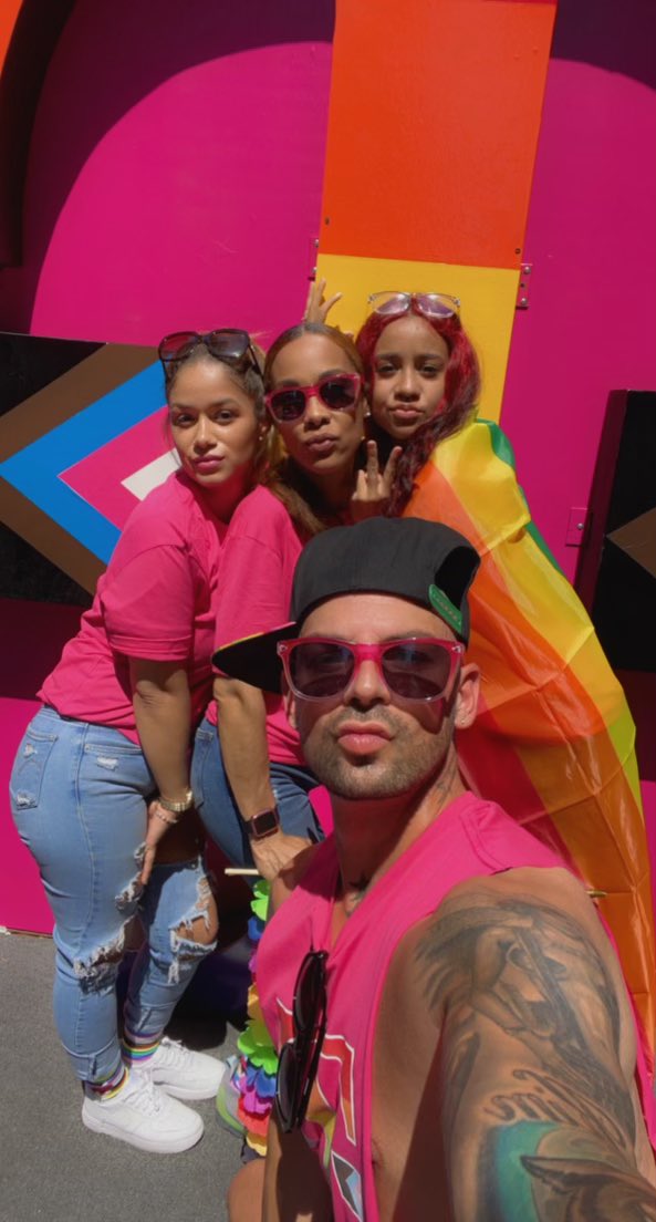 Celebrating Pride 2022 NYC!!! 🌈🔥 <a href="/MetroByTMobile/">Metro by T-Mobile</a> @tmobile <a href="/Eddily9/">Eddily Herrera</a> @TFlo4TMo <a href="/MannyV9107NYC/">Manuel Velasquez</a> <a href="/LissyDelReesy/">Lissandra Del Rosario</a> #CORNY1