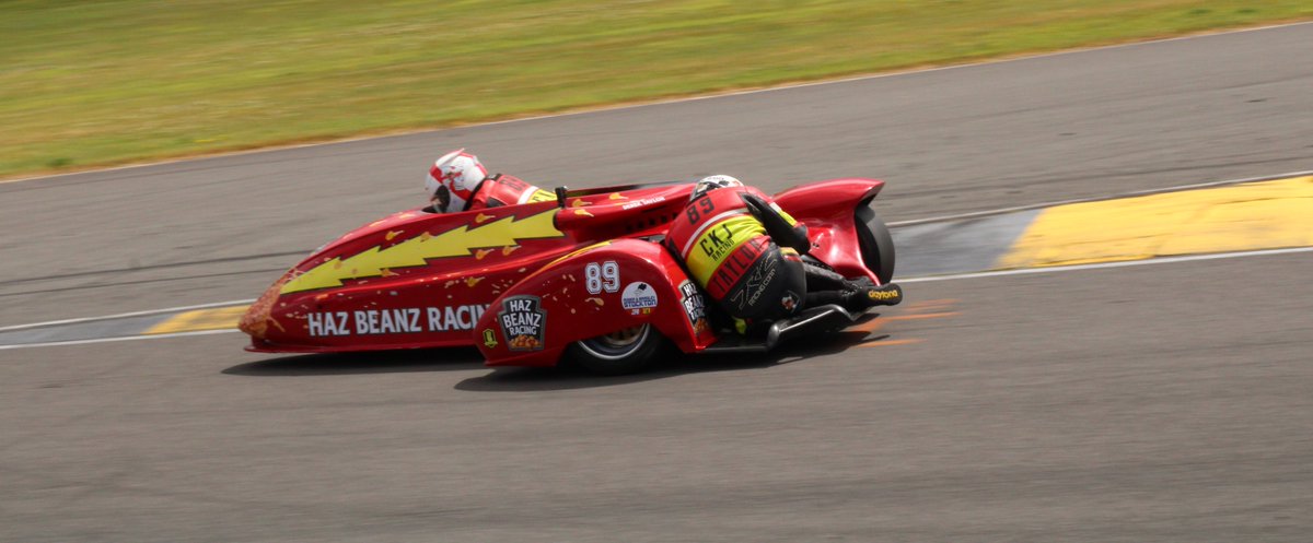 So unfortunately Anglesey was cut short due to weather. However the lads won the race yesterday by a whopping 38 second lead!!
📸 @tashamphotos

#hazbeanzracing #sidecar #sidecarracing #wirral100