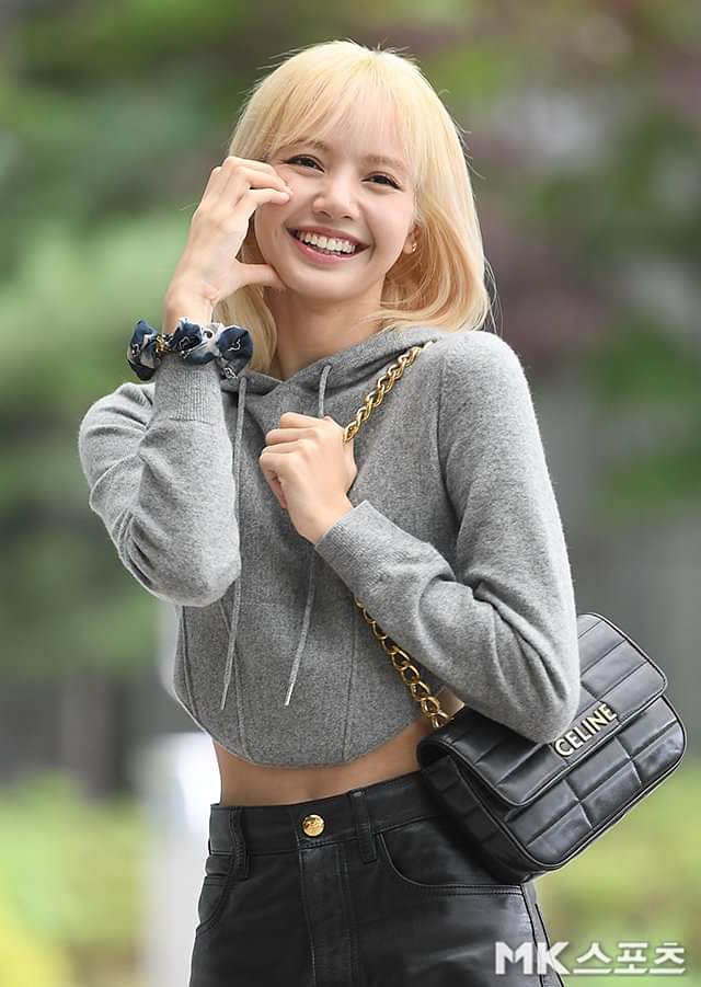 LALISA HUMAN CELINE
#LISAatCelinePFW22
#LISAXCELINE