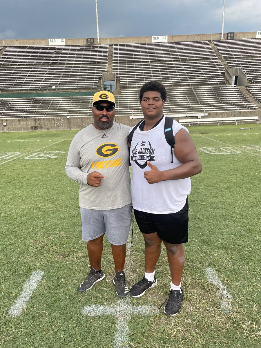 BanksCamr's tweet photo. Had a fun time yesterday at the Grambling State Football camp in BR. Thanks for the Work🔥 @KrisPeters06 @CoachRobertVal @GSUFootball01 @jkleesportz @curdog_recruits @amari_clayton https://t.co/oOIX9fZXli