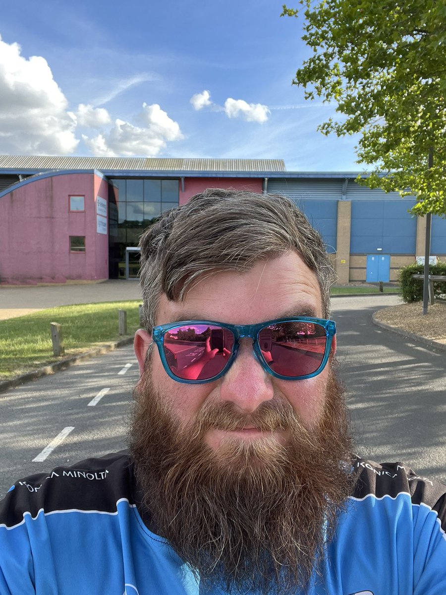 real_dav_ral's tweet photo. @epicLAN do you mean to tell me you’re not here yet? Shame! Think i’m a bit early then. Where should i start queueing? #early #LAN #HASHTAG #PLEASELETMEIN https://t.co/ySMJXgrOhF