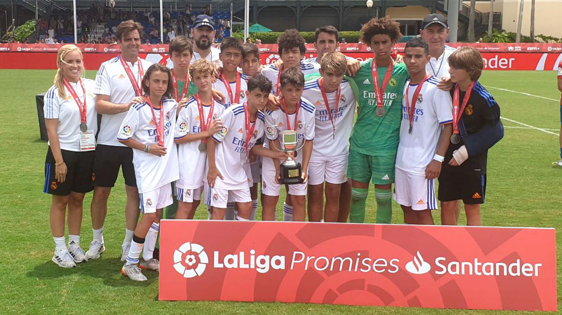 Cantera Real Madrid on X: 🏆 ¡El Infantil B, subcampeón del Torneo  Internacional LaLiga FC Futures! #LaFábrica  / X