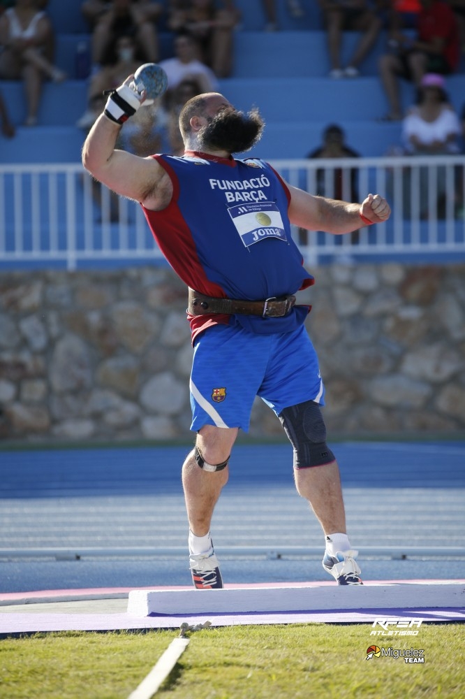 atletismoRFEA's tweet photo. Peso 🚹#CEatletismo 

CAMPEÓN
@CarlosTobalina 20.00 m

5º título y consecutivo

👏👏👏

📺 @teledeporte
📺 Multipantalla https://t.co/cqktTskGmI
📊 https://t.co/3ecZqUESeF https://t.co/4HQjCfuFDD