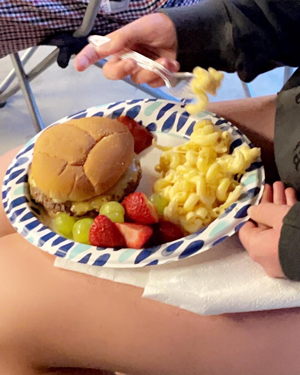 A HUGE thank you goes out to the Peterson family. They sponsored 3 awesome meals during our team camp. Our kids were spoiled 😁 #hawksareup #hawkshelpinghawks <a href="/KellyPe92771166/">Kelly Peterson</a> <a href="/peni_peterson/">Peni Peterson</a>