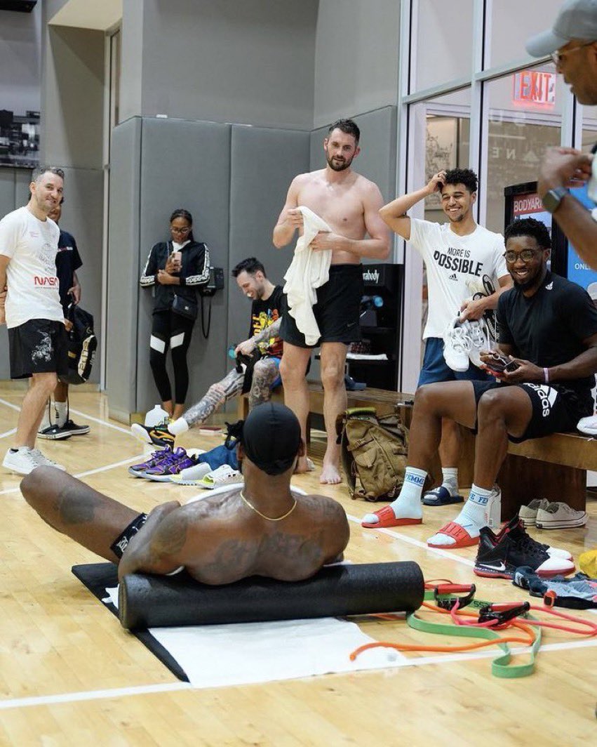 Me showing y’all my vasectomy