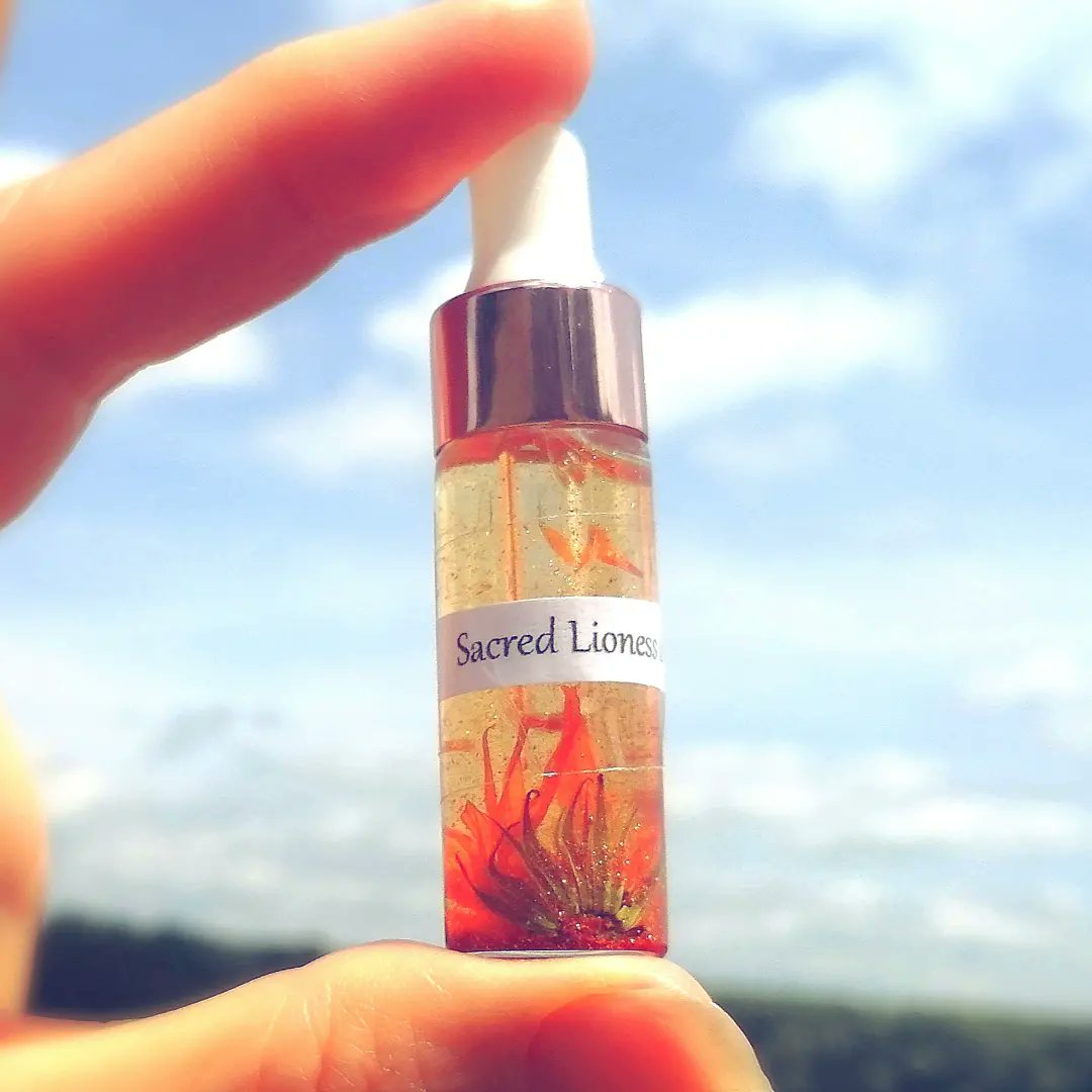 AstraeasC's tweet photo. Pride, Power, Protection and Passion In Your Pocket ❤️

Sacred Lioness is a blend of sweet and spicy Kemetic scents including pomegranate, cinnamon, myrrh, dragon's blood.

"Thank you very much, a special and beautiful oil.
Gladly again.
🌟🌟🌟🌟🌟"

https://t.co/wajEFMVDBs https://t.co/SVdjKtqIvf