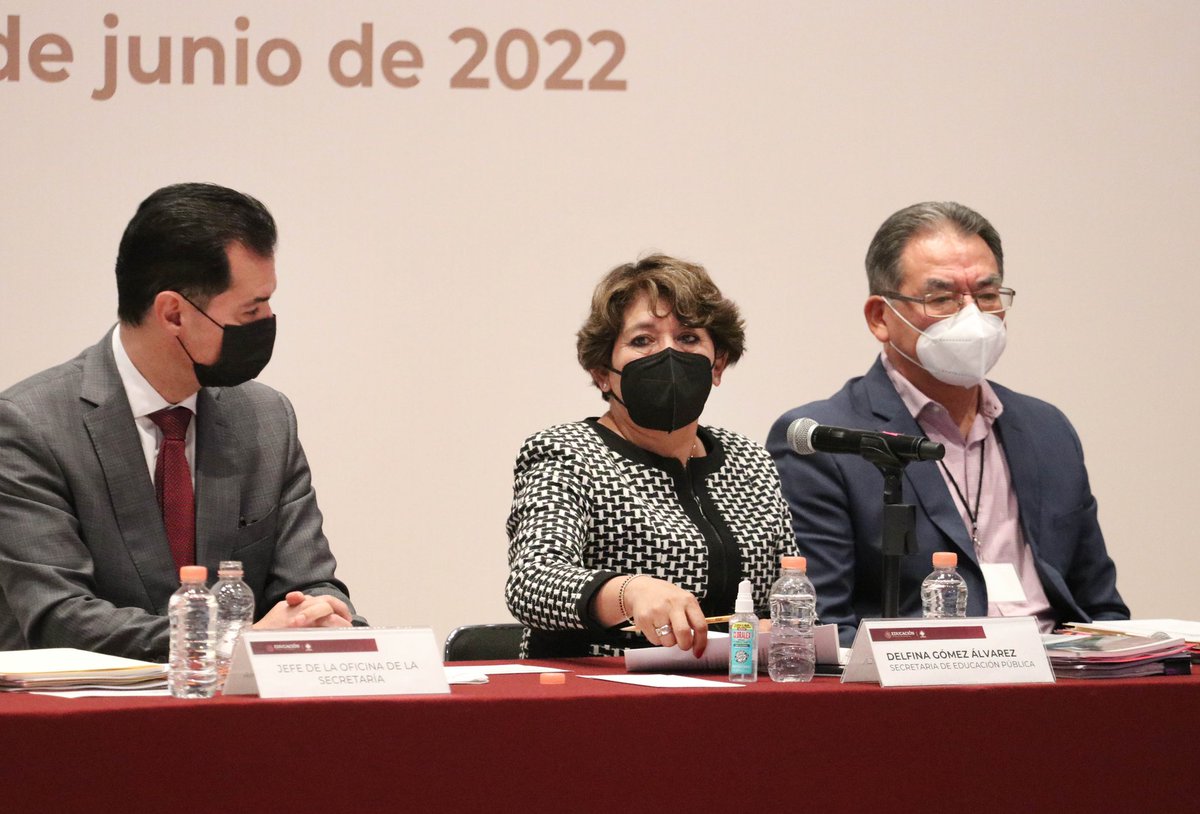 🗞 #Boletín_SEP
La secretaria <a href="/delfinagomeza/">Delfina Gómez A.</a> exhortó a las autoridades educativas y al magisterio nacional a respetar el #CalendarioEscolar de 200 días efectivos de clase, y concluir el #CicloEscolar el 28 de julio.
🔗 bit.ly/3A5SZ9p