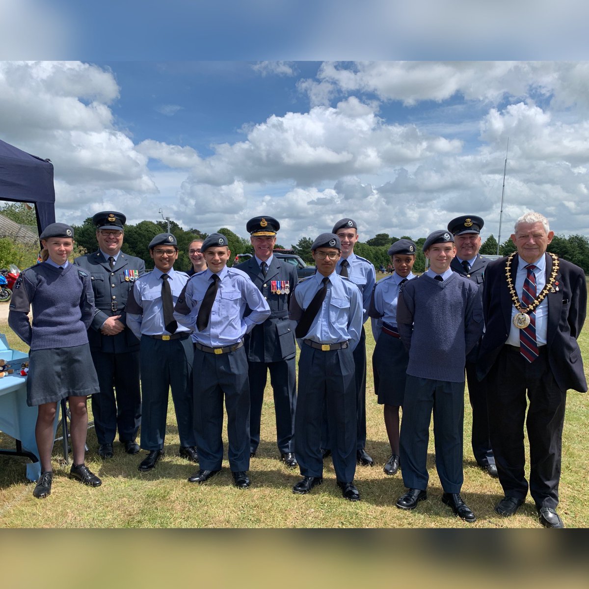 443Sqn's tweet photo. The Cadets were at the Armed Forces Day Convoy @MilestonesHCT on Saturday. They had a stall raising money for RAFA, provided a guard of honour to welcome the convoy and participated in a parade to unveil a commemorative plaque. They even got to enjoy ice cream! https://t.co/kCDkkmPO4A