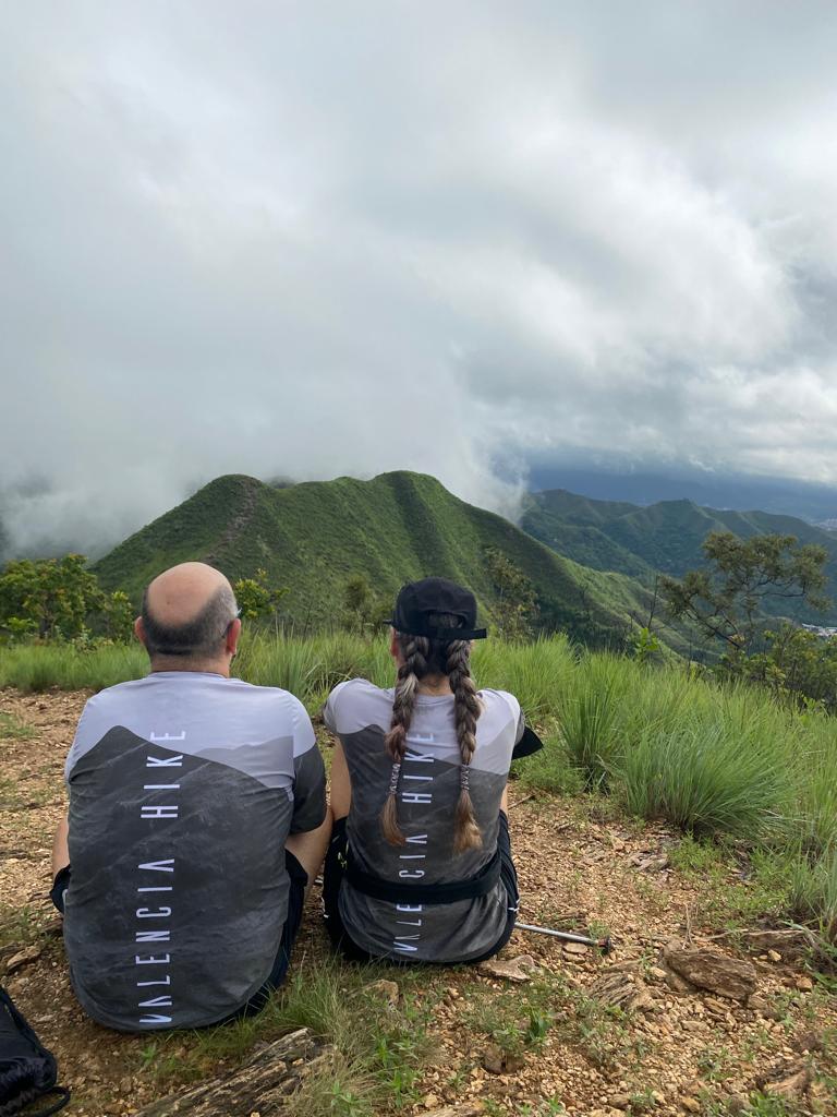 ValenciaHike's tweet photo. Hoy, el clima estuvo de nuestro lado y salió la ruta dominguera...

Se disfrutó de la neblina en la montaña, un rico café y un gran grupo.⛰️☕🍃 https://t.co/NSTDTV4sMJ