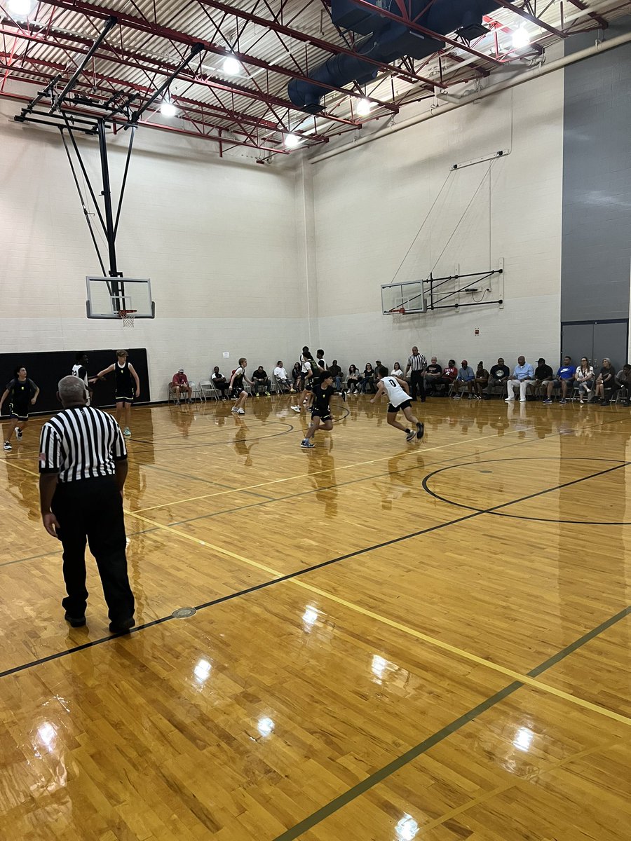 cyranchbhoops's tweet photo. Mustangs finish the TABC showcase 2-1. Great effort and energy by all.  Led by @BenardJaylen with 43pts in our last game.  Solid performances all wkend by @Chris2official @DevinPape @mory_sininta 
Great atmosphere all weekend. Special shoutout to @Tabchoops 
#Tabcshowcase2022 https://t.co/L399keUcHj