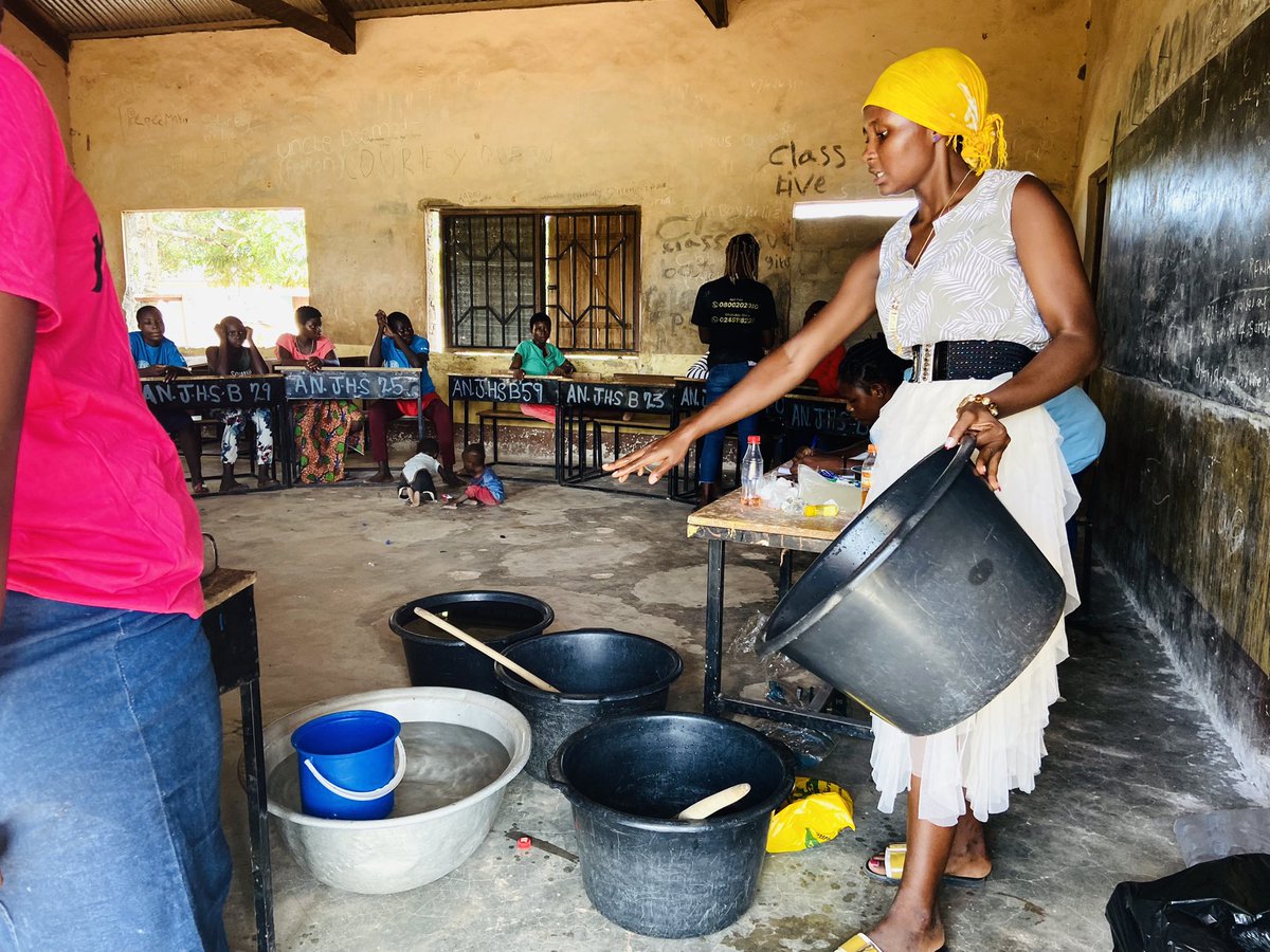 AnyokaMartin's tweet photo. See the smile in their faces, these are our future leaders, these girls are been equipped with the skills of making Liquid Soap and Shower Gel in Bongo District. Thank you PPAG/UNFPA for this initiative @UNFPAGhana @PPAGGhana @kabacaesar @AdubeaAmoah https://t.co/qtHv7MAam4