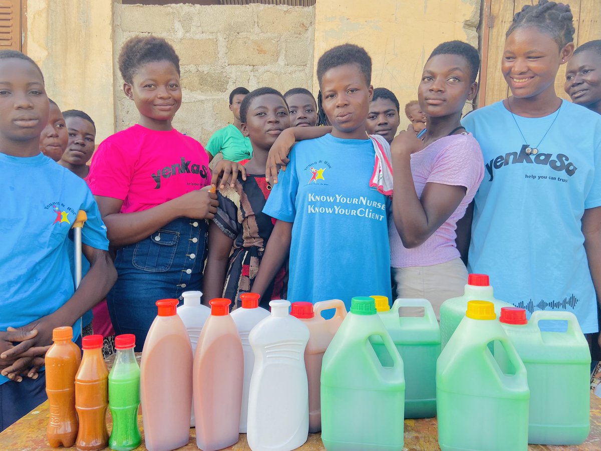 AnyokaMartin's tweet photo. See the smile in their faces, these are our future leaders, these girls are been equipped with the skills of making Liquid Soap and Shower Gel in Bongo District. Thank you PPAG/UNFPA for this initiative @UNFPAGhana @PPAGGhana @kabacaesar @AdubeaAmoah https://t.co/qtHv7MAam4