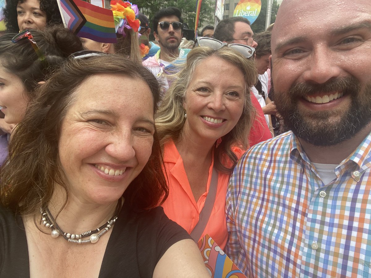 Enjoying the amazing crowd at the #pridemarch today! Standing up for human rights with ⁦@maritstiles⁩ ⁦⁦@kernaghant⁩ and the #ndp team.