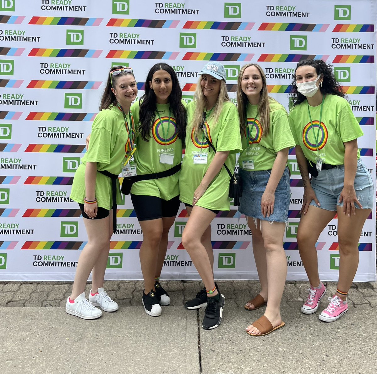 carmdelduca_td's tweet photo. Celebrating Toronto Pride with some incredible people! 🏳️‍🌈💚 #PrideCrew #ForeverProud #ForeverProgressing #TorontoPride @kaynicastro @SaraRaposoFritz @smarcantonio_td @blayreparsons https://t.co/Cw7CPzIJnB