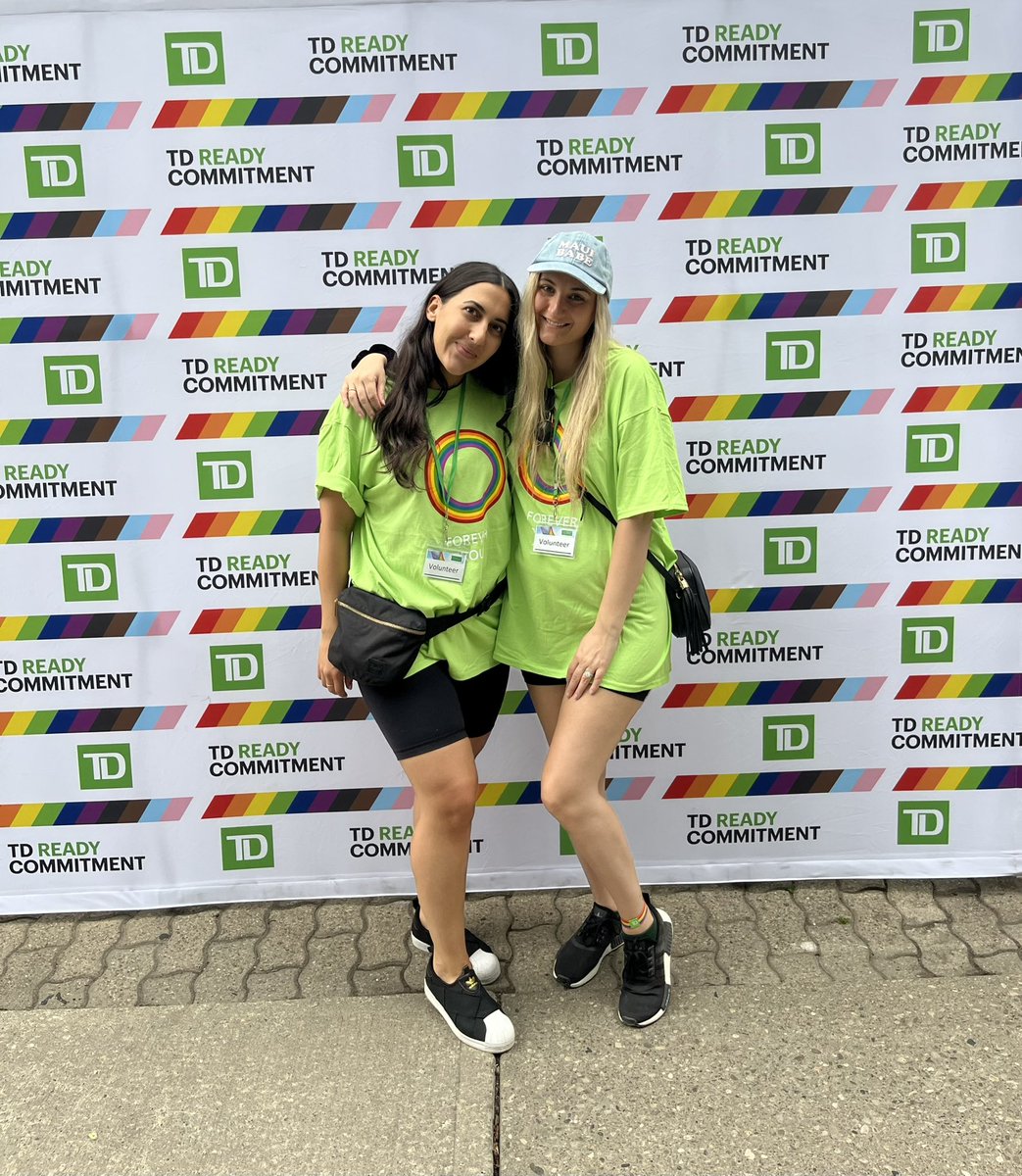 Celebrating Toronto Pride with some incredible people! 🏳️‍🌈💚 #PrideCrew #ForeverProud #ForeverProgressing #TorontoPride <a href="/kaynicastro/">Kayla Nicastro TD</a> <a href="/SaraRaposoFritz/">Sarah Fritz</a> <a href="/smarcantonio_td/">Sara Marcantonio</a> @blayreparsons