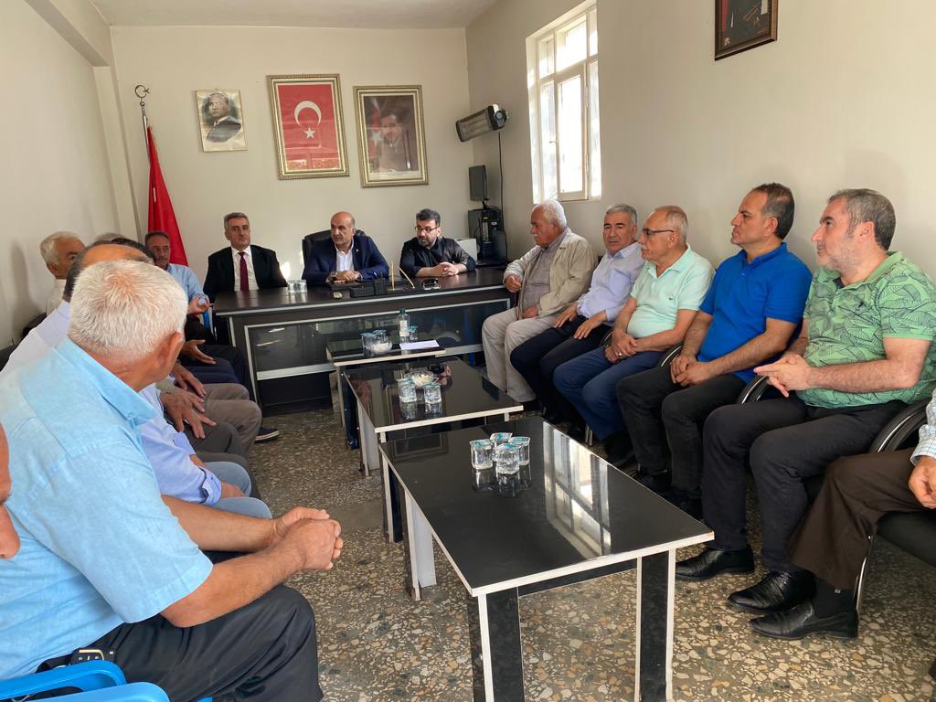 Ziverozdemir's tweet photo. Ak Parti Beşiri İlçe Başkanlığımızı ziyaret ederek, teşkilat mensuplarımızla, yapılan ve yapılacak olan çalışmalara ilişkin istişare ve değerlendirmelerde bulunduk. 
@Akparti #Batman #Beşiri @AkpartiBesiri https://t.co/W8CVF8o7yU