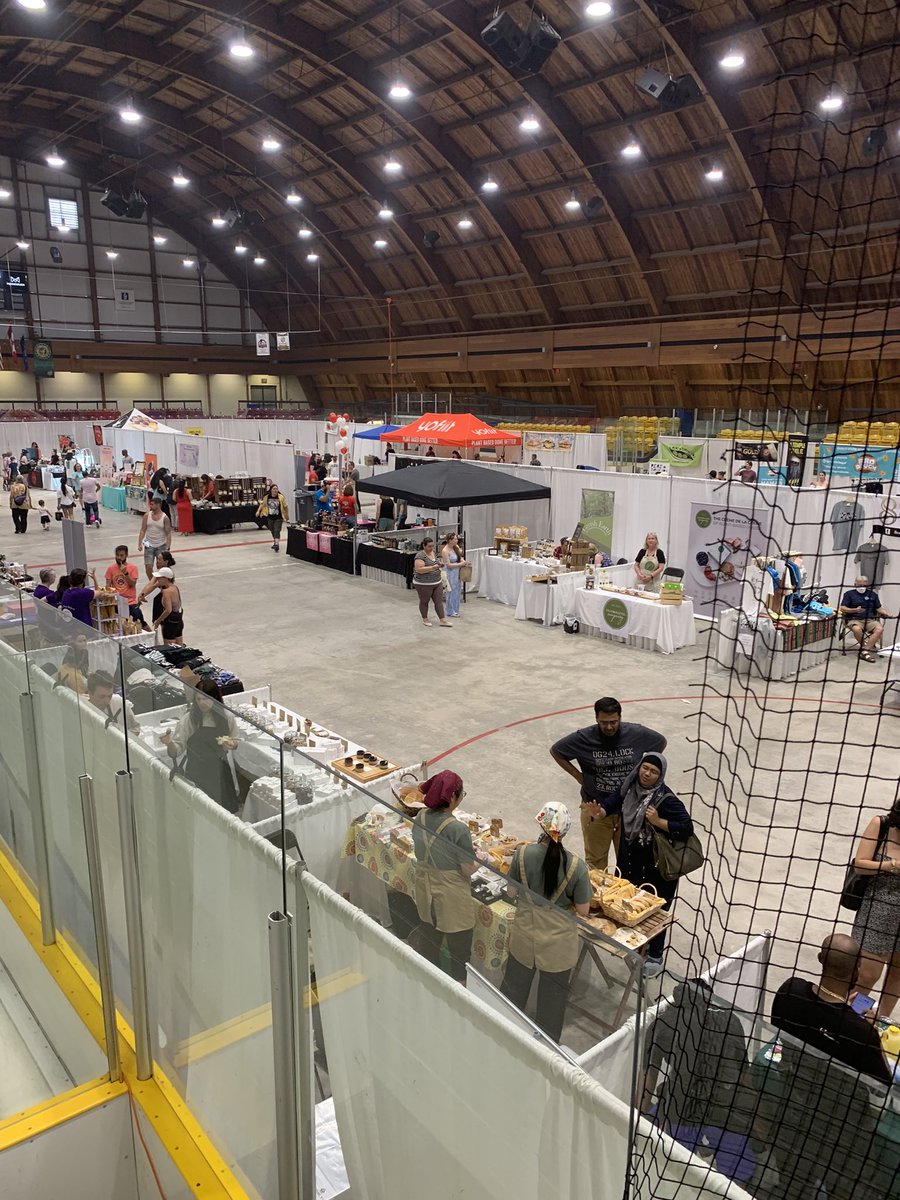 boneyardbanter's tweet photo. We were happy to be part of this community event! People are happy to be able to gather again as we are seeing in the attendance of the events that we service. #eventlife #showservices #facetofacemarketing #consumershows #portcredit #bes #eventrentals #getsomeORANGE https://t.co/7DOnVOiISk