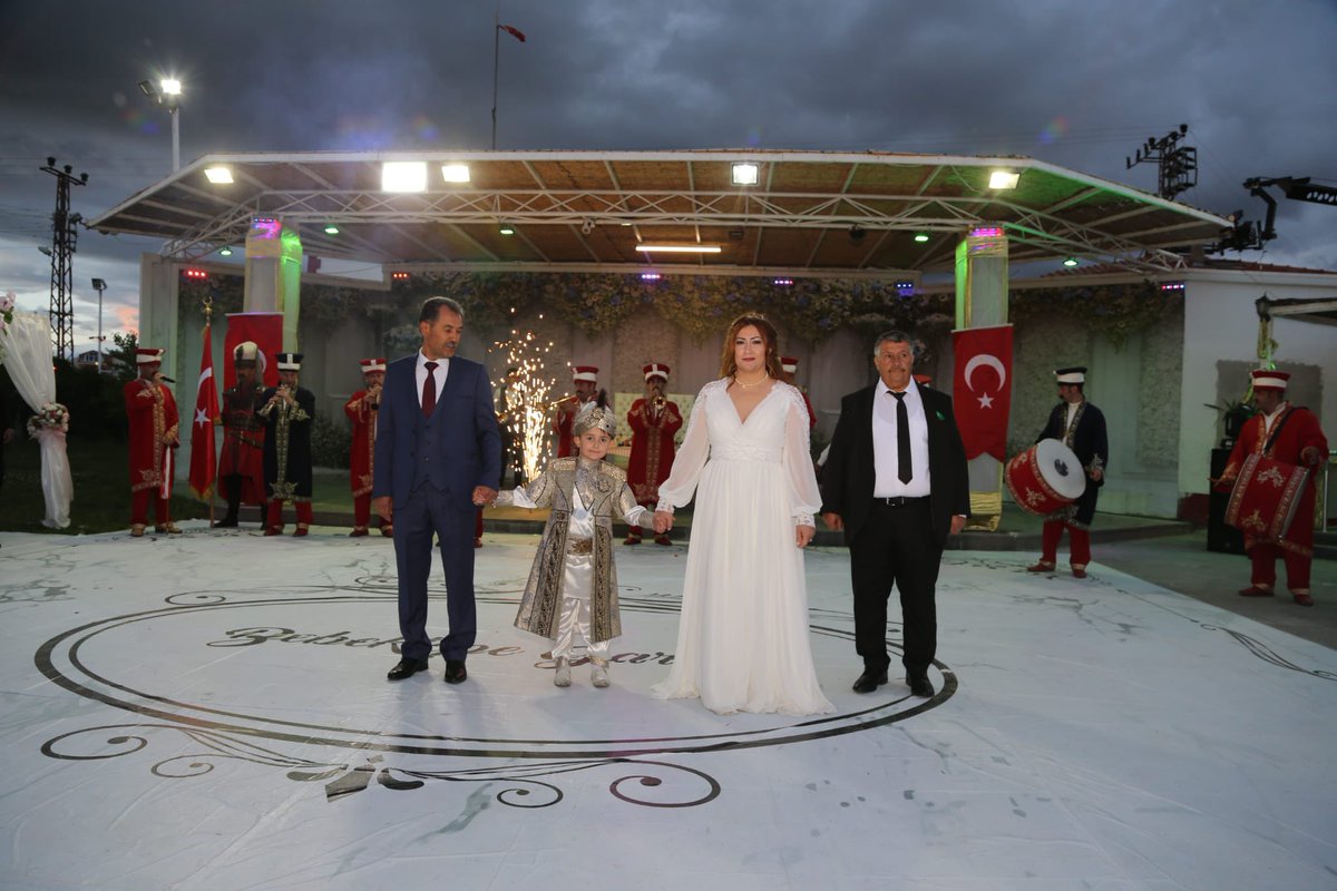 Şehidimiz Piyade Uzman Çavuş Ramazan Aydoğan’ın bizlere emaneti olan biricik oğlu Osman Kuzey’i sünnet düğününde yalnız bırakmadık. Rabbim bu güzel evladımıza hayırlı gelecekler nasip eylesin.