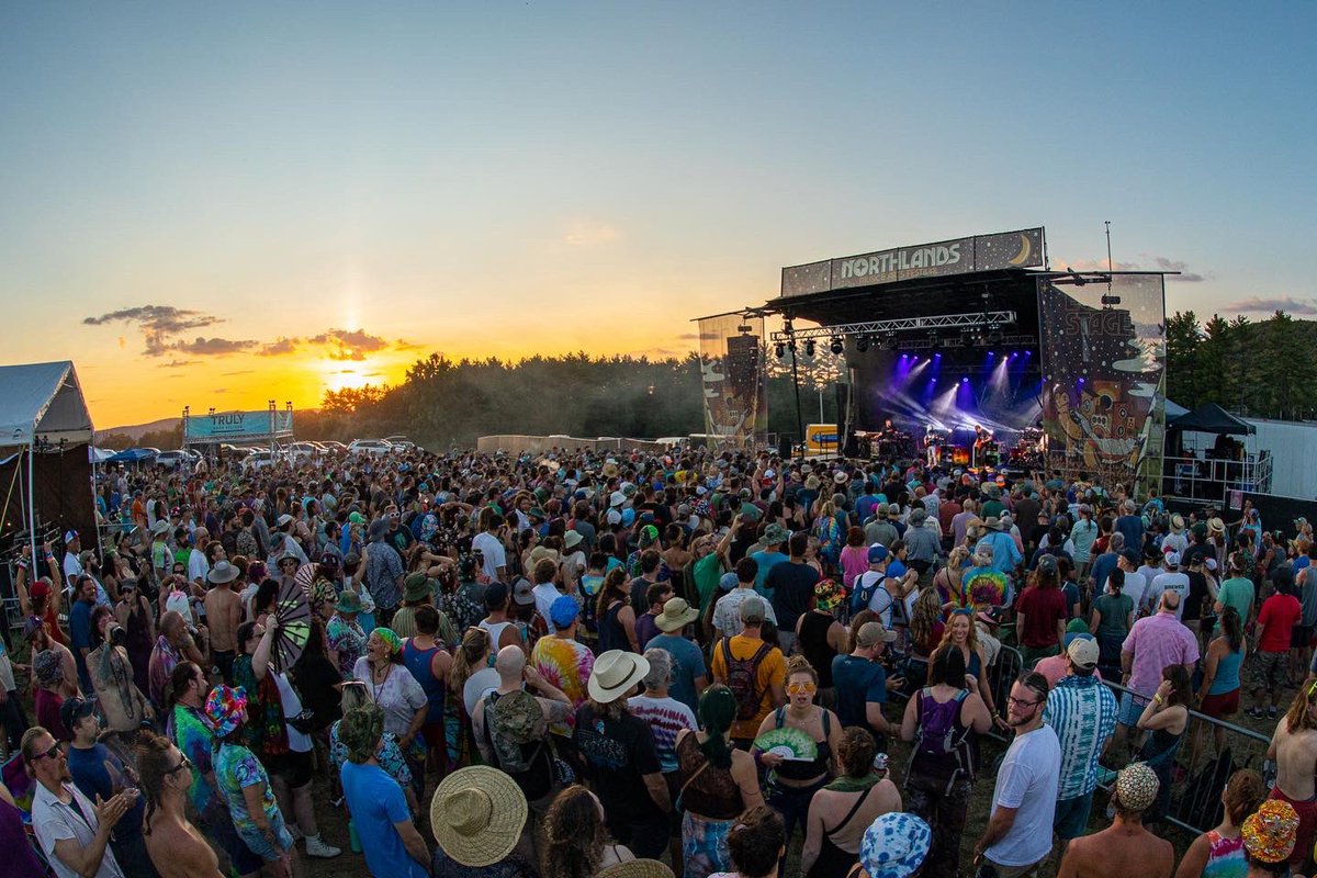 Thank you Northlands 🧡 Up next High Sierra, see you soon California ✌️

🎟 Tickets ➞ twiddlemusic.com/tour/

📸: <a href="/DaveDecroPhoto/">Dave Decro</a>