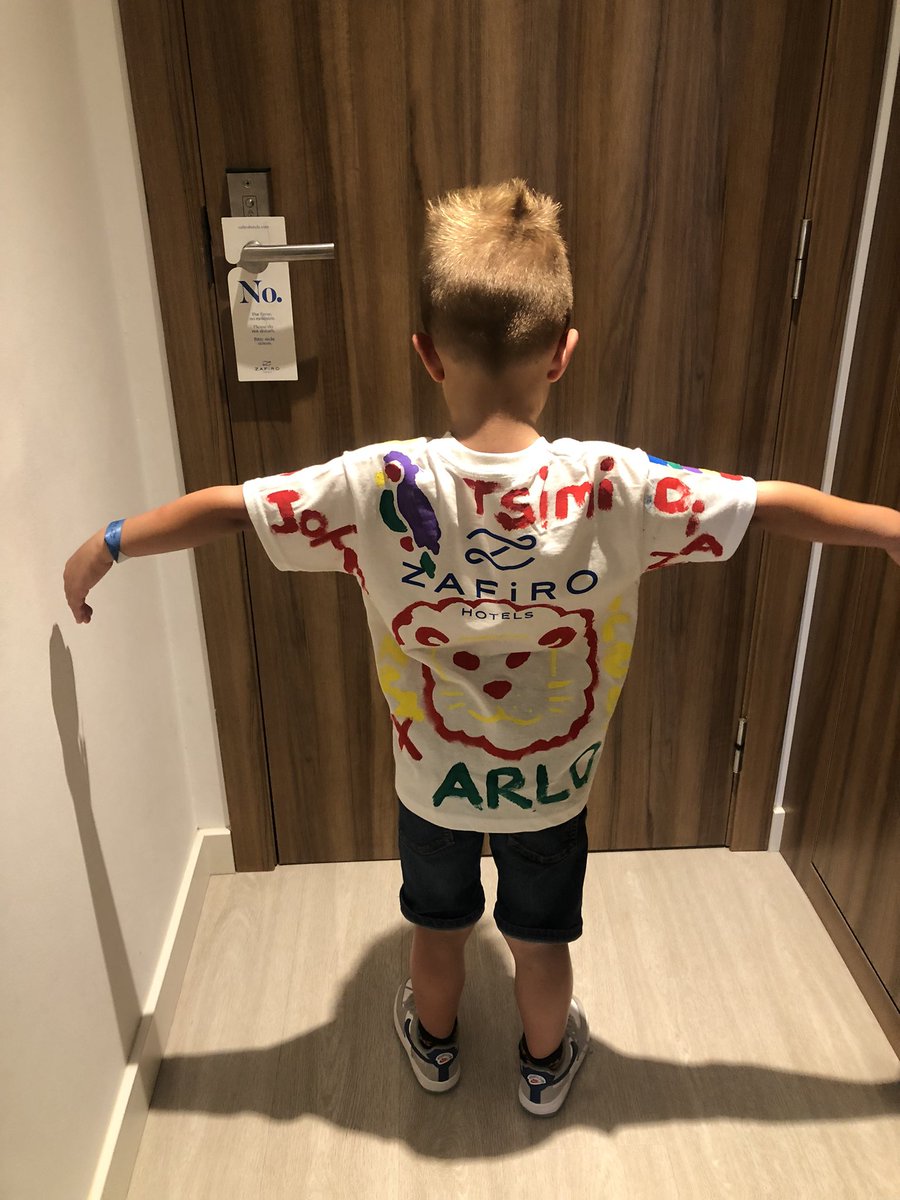AndyGriffiths78's tweet photo. Arlo rocking his new holiday 😎 hand made @LFC t-shirt with a few his favourite players @Thiago6 @TrentAA @VirgilvDijk @Darwinn99 @DiogoJota18 @LuisFDiaz19 #Tsimi #Bobby #Klopp https://t.co/rAyUWm4ADl