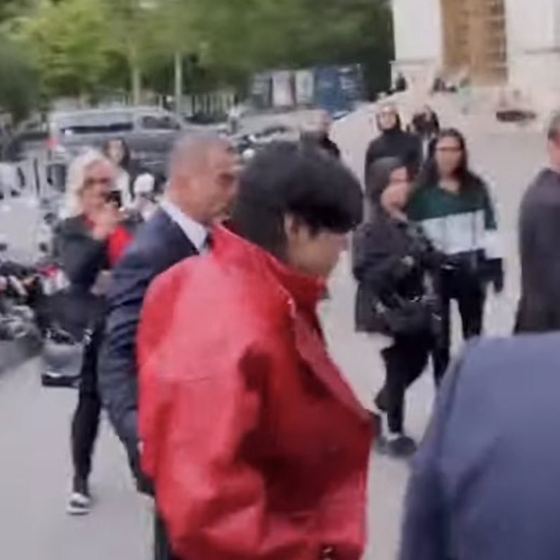 taeteland's tweet photo. TAEHYUNG IN RED OMG https://t.co/qvdc7SErlm