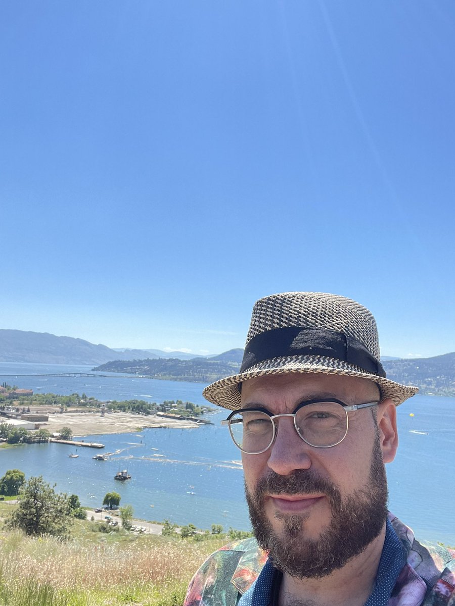 A_Aspuru_Guzik's tweet photo. #Kelowna for the #CSTCC #CSTCC2022 #CSTCC22 conference. Love Canada 🇨🇦 https://t.co/mLEuVXJc6N