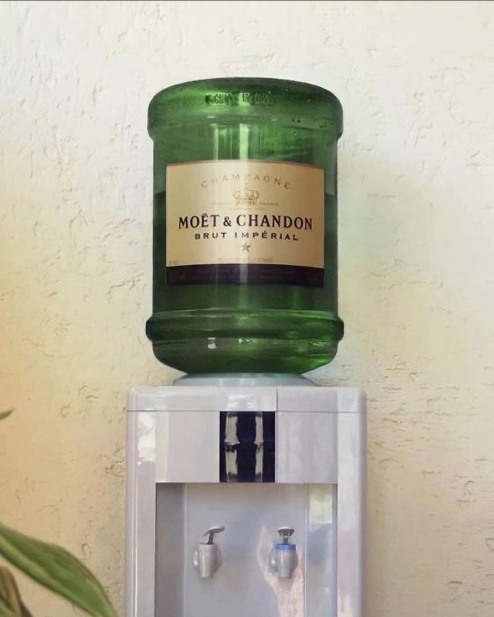MarcelvandenB17's tweet photo. 🚨 I am ready!!! 🚨
Because 1 bottle cannot express how lucky we wil be if we manage to mint a G2, I solved it like this!
Good luck to everyone for tomorrow at the mint!
@bapesclan ❤️💪🏽
#bapes #dubai #nfts #business #chaintechlabs #chaintech #chainreality #metaverse https://t.co/PlUZM71uCW