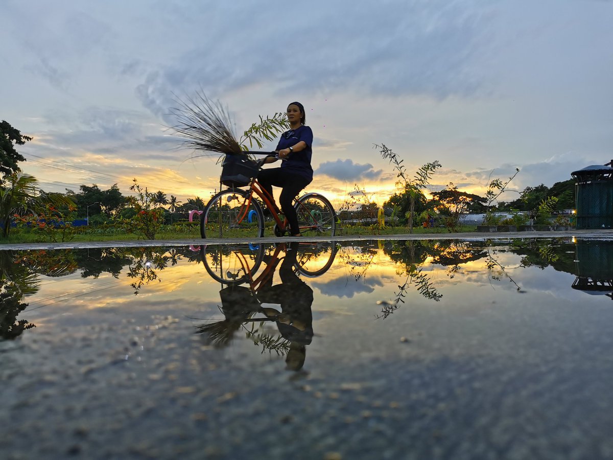 Dudeizir's tweet photo. Waiting for sunrise at the garden of love!
#sunrise
#zipcode5000 #iloilodiary
#huaweip30ph
SOOC https://t.co/ypW3rPp7fa